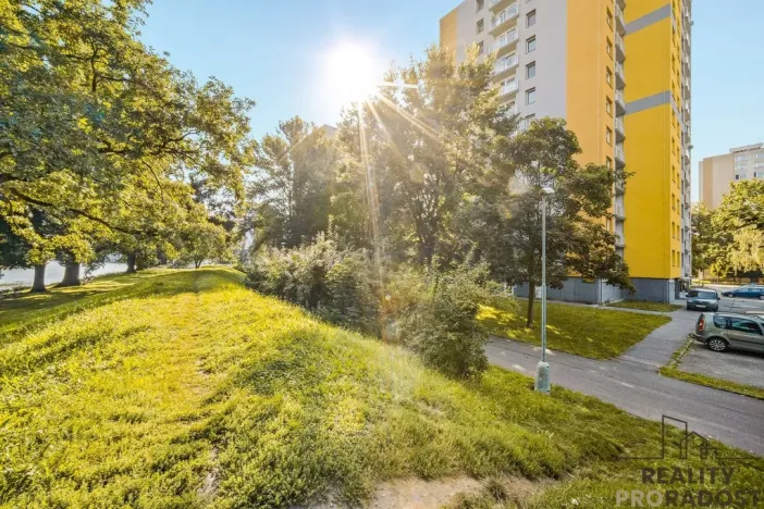 Pronájem bytu 2+kk, Pardubice - Zelené Předměstí, nábřeží Závodu míru, 49 m2