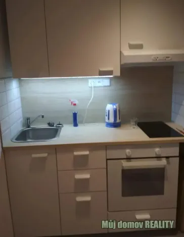 Pronájem bytu 1+kk, Praha - Chodov, Brodského, 33 m2