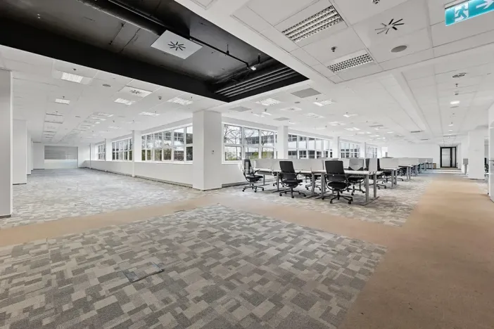 Pronájem kanceláře, Praha - Smíchov, Radlická, 881 m2