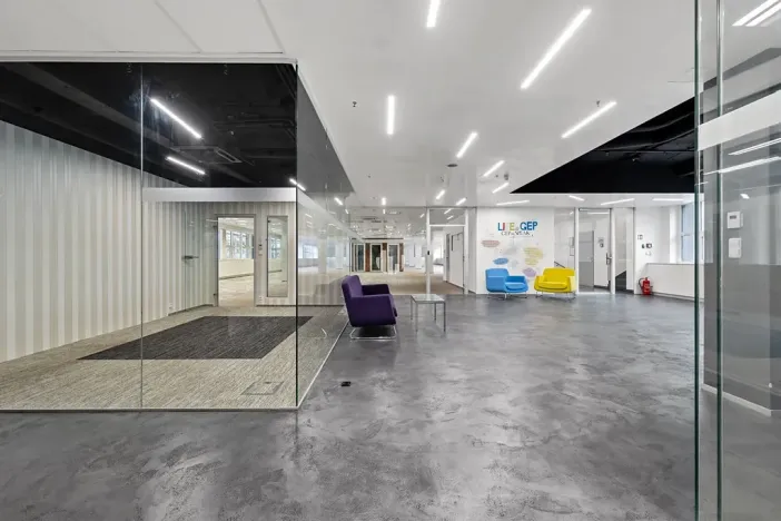 Pronájem kanceláře, Praha - Smíchov, Radlická, 881 m2