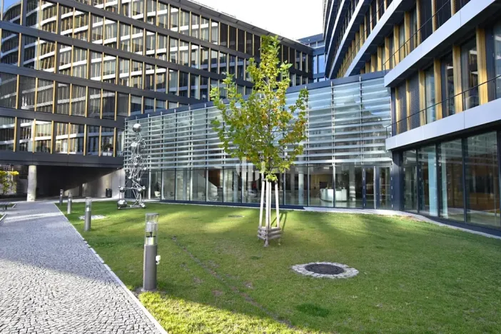 Pronájem kanceláře, Praha - Nusle, Pikrtova, 536 m2