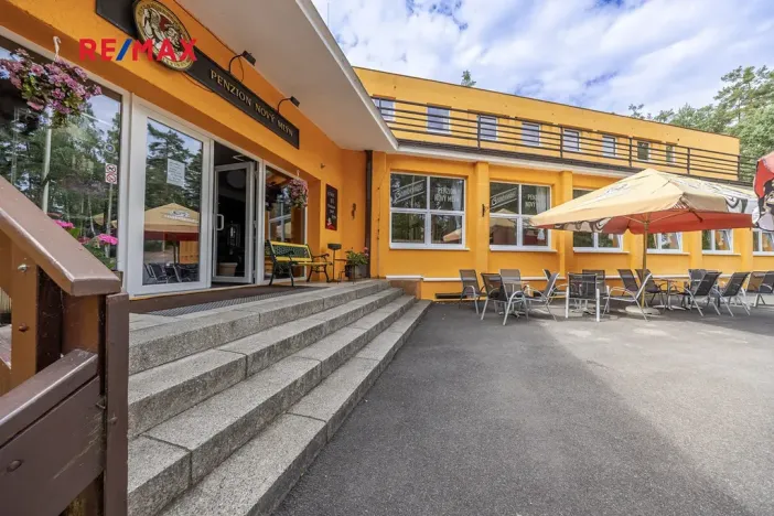 Prodej ubytování, Doksy, Pod Borným, 1700 m2