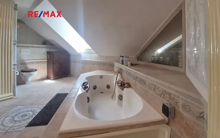 Prodej rodinného domu, Janůvky, 457 m2