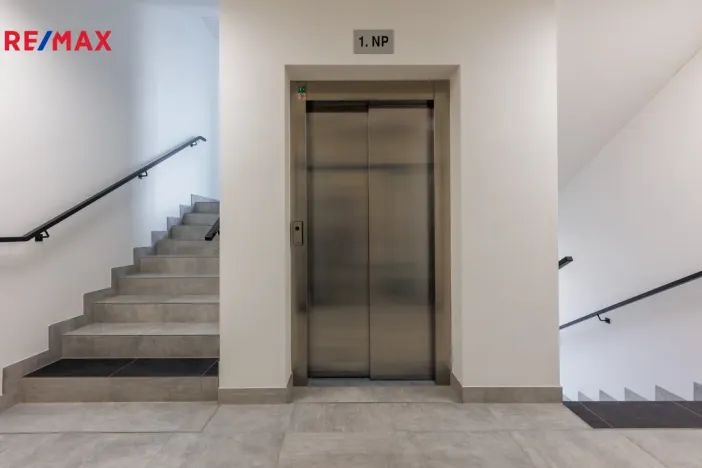 Prodej bytu 1+kk, Kladno - Dubí, Ke křížku, 31 m2