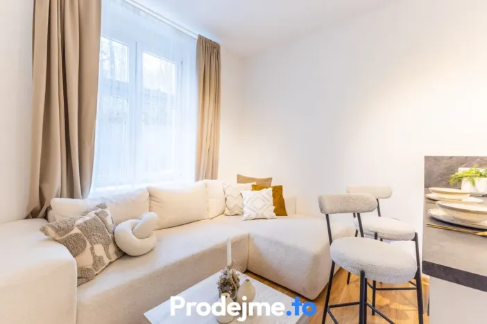 Pronájem bytu 2+1, Praha - Smíchov, Bieblova, 58 m2