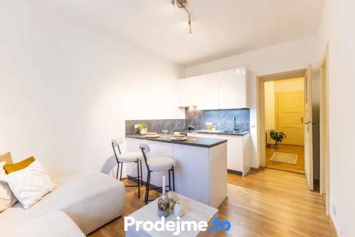 Pronájem bytu 2+1, Praha - Smíchov, Bieblova, 58 m2