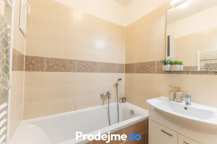 Pronájem bytu 2+1, Praha - Smíchov, Bieblova, 58 m2