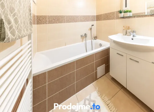 Pronájem bytu 2+1, Praha - Smíchov, Bieblova, 58 m2