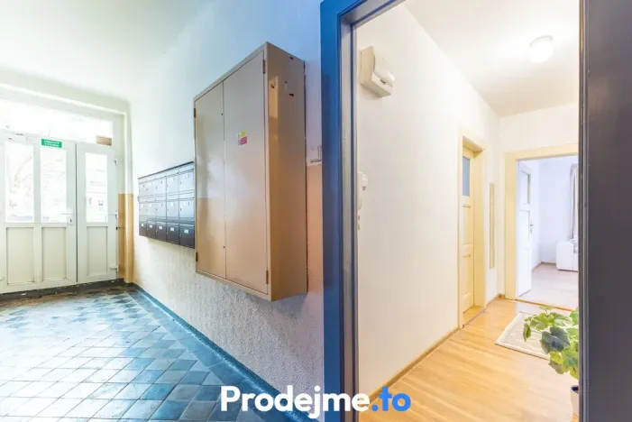 Pronájem bytu 2+1, Praha - Smíchov, Bieblova, 58 m2