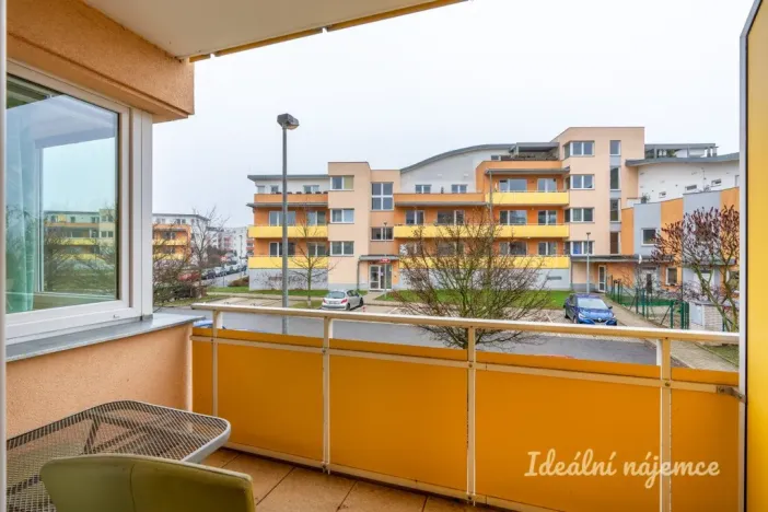 Pronájem bytu 1+kk, Praha - Kyje, Sicherova, 33 m2