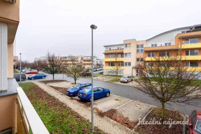 Pronájem bytu 1+kk, Praha - Kyje, Sicherova, 33 m2