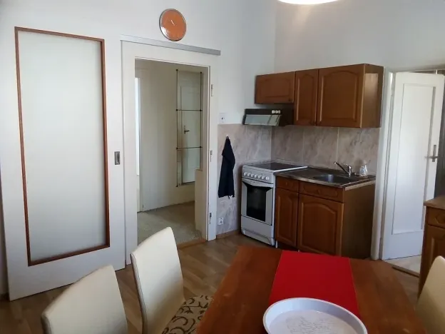 Pronájem bytu 2+1, Praha, Kladenská, 82 m2