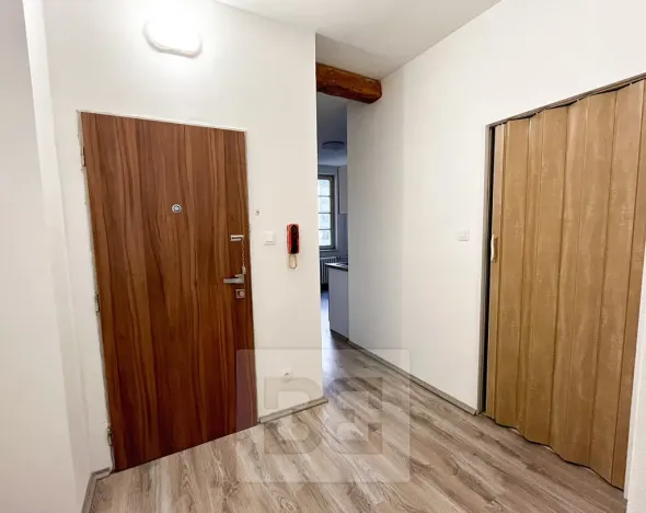 Pronájem bytu 2+1, Karlovy Vary, 55 m2