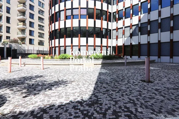 Pronájem restaurace, Praha - Nusle, Lomnického, 470 m2