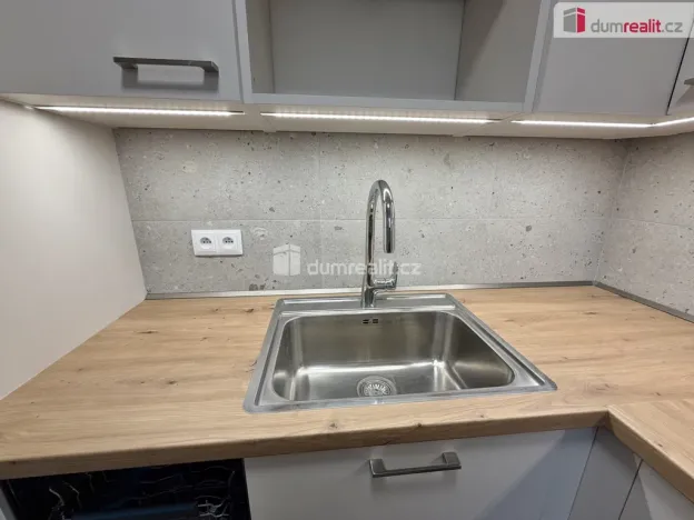 Prodej bytu 2+kk, Praha - Bohnice, Kostřínská, 45 m2