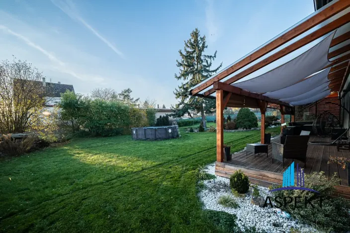 Prodej rodinného domu, Neumětely, V Chaloupkách, 220 m2