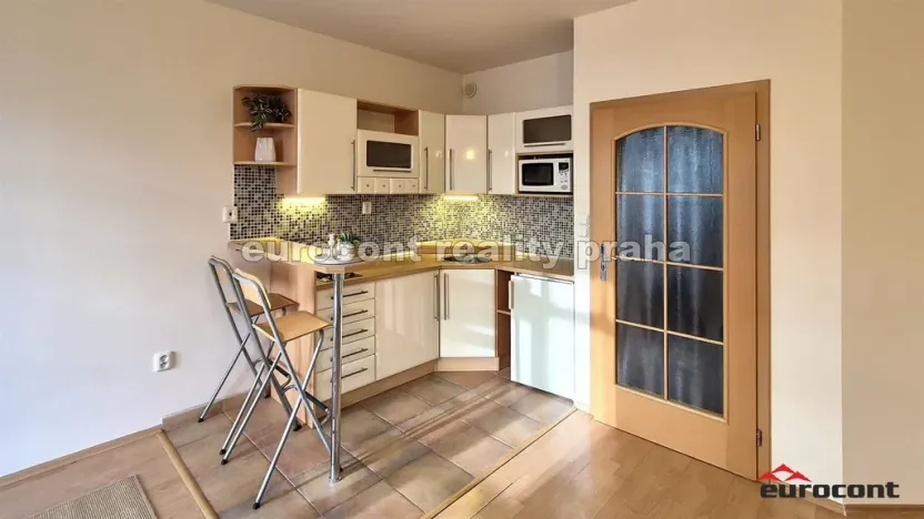 Pronájem bytu 1+kk, Praha - Vršovice, Přípotoční, 29 m2