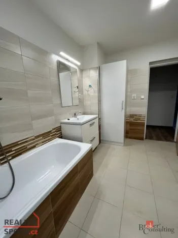 Pronájem bytu 3+1, Dvorce, Komenského, 76 m2