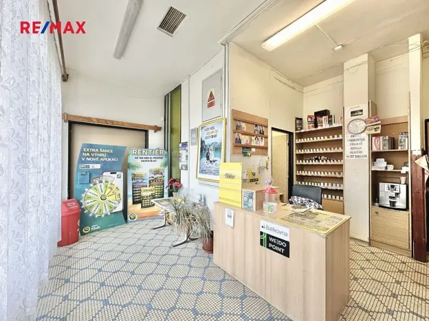 Prodej obchodního prostoru, Kladno, nám. Jana Masaryka, 288 m2