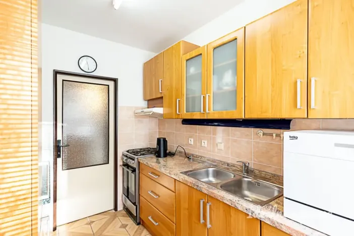 Pronájem bytu 3+1, Praha - Troja, Krosenská, 69 m2