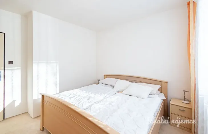 Pronájem bytu 3+1, Praha - Troja, Krosenská, 69 m2