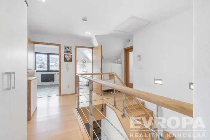 Prodej rodinného domu, Tuchoměřice, Pod Hájem, 205 m2