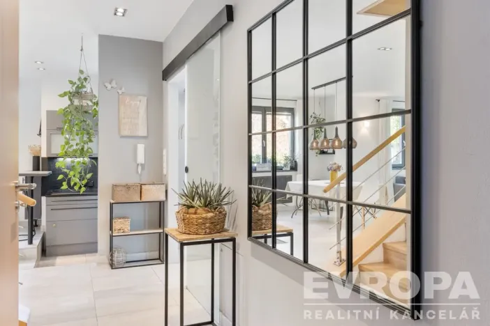 Prodej rodinného domu, Tuchoměřice, Pod Hájem, 205 m2