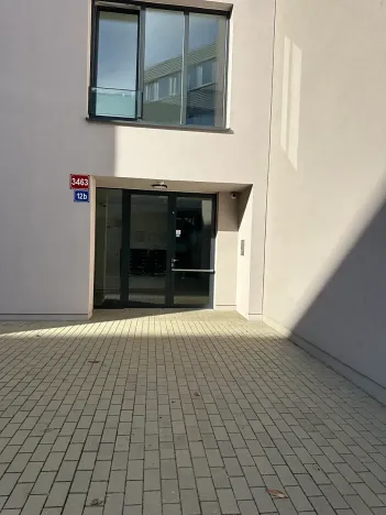 Pronájem garážového stání, Praha - Strašnice, Třebohostická, 14 m2