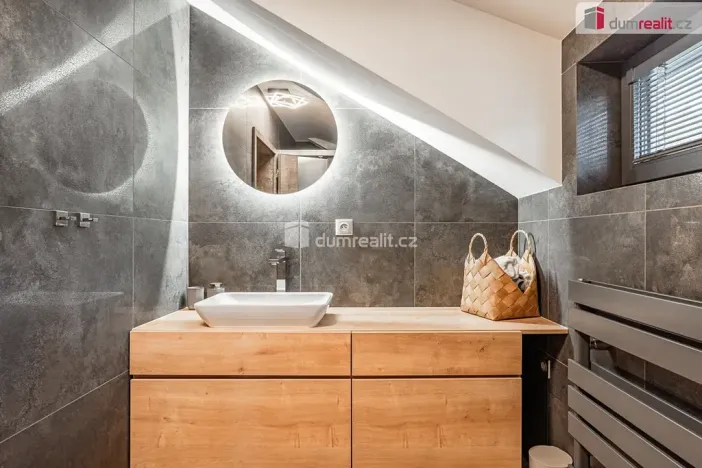 Prodej rodinného domu, Dolní Morava, 184 m2