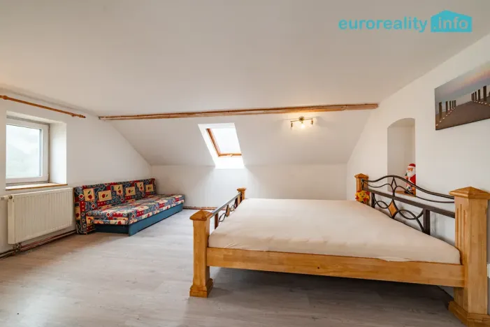 Prodej rodinného domu, Kraslice - Černá, 192 m2