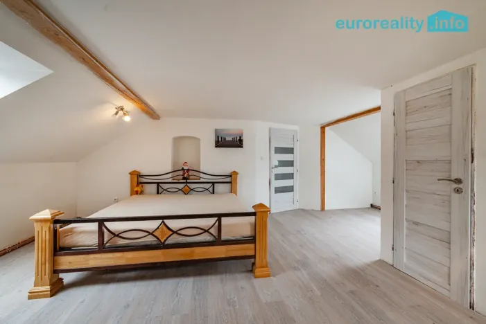 Prodej rodinného domu, Kraslice - Černá, 192 m2