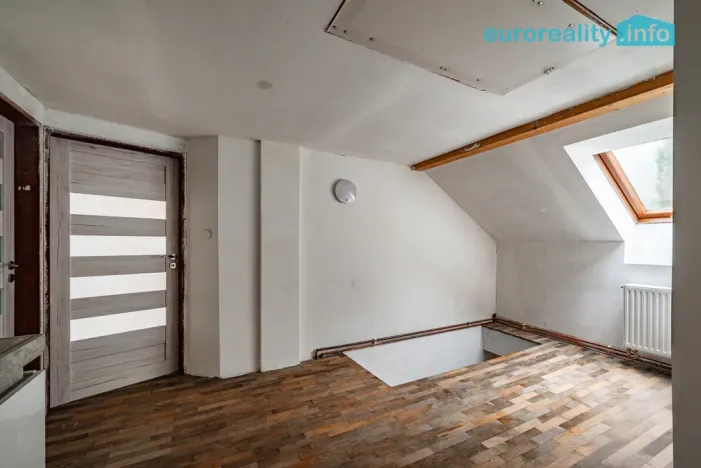 Prodej rodinného domu, Kraslice - Černá, 192 m2