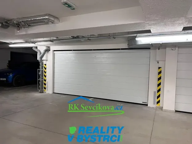 Pronájem garáže, Brno, Chvalovka, 25 m2