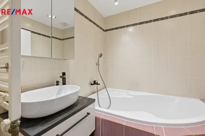 Prodej bytu 3+1, Otovice, K Panelárně, 83 m2