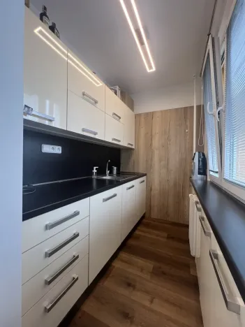 Pronájem bytu 1+kk, Hradec Králové, Severní, 27 m2