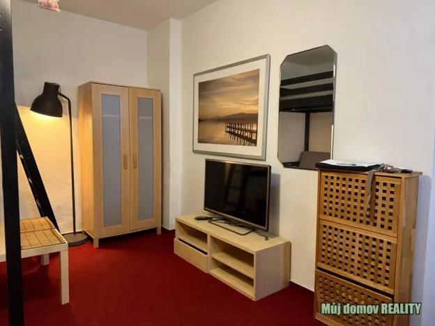 Pronájem bytu 1+kk, Praha - Dolní Chabry, Prunéřovská, 20 m2