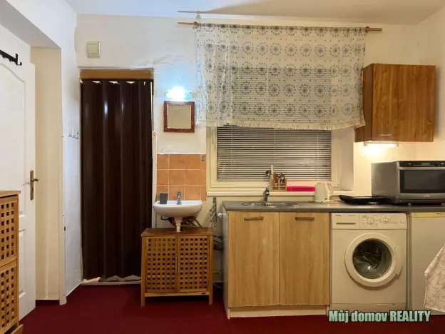 Pronájem bytu 1+kk, Praha - Dolní Chabry, Prunéřovská, 20 m2