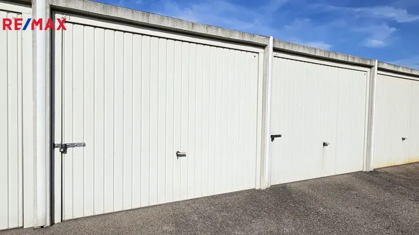 Pronájem garáže, Praha, Zakrytá, 17 m2