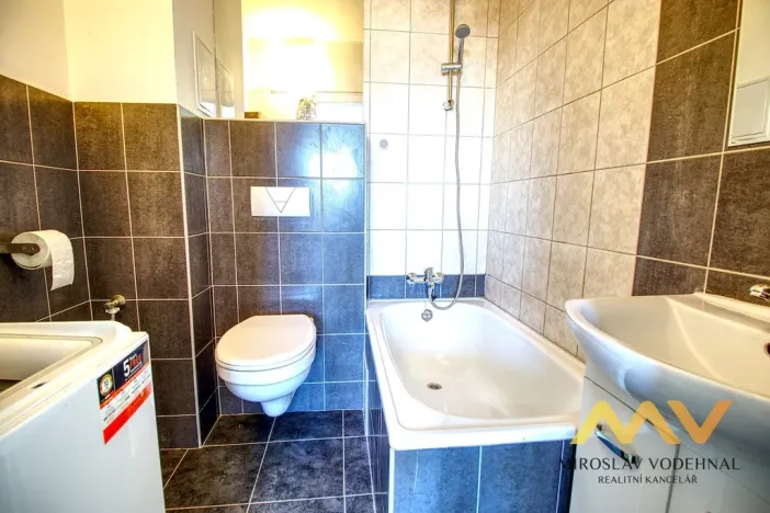 Pronájem bytu 1+kk, Hradec Králové - Nový Hradec Králové, Brožíkova, 22 m2