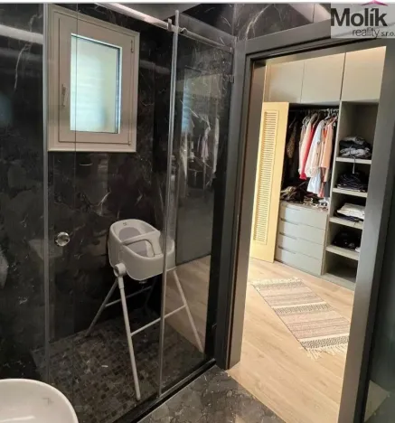 Prodej bytu 4+kk, Vlora, 204 m2