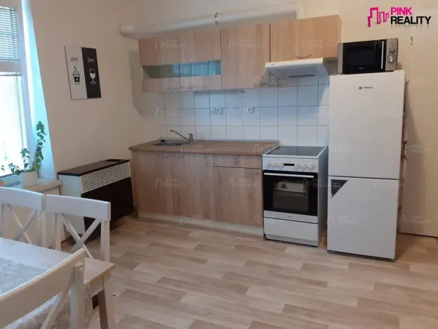 Pronájem bytu 2+kk, Dvůr Králové nad Labem, Roháčova, 50 m2