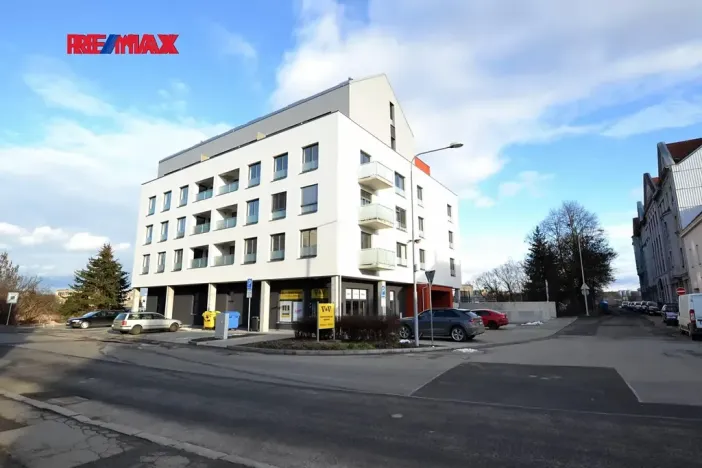 Pronájem bytu 1+kk, Plzeň, Na Roudné, 41 m2