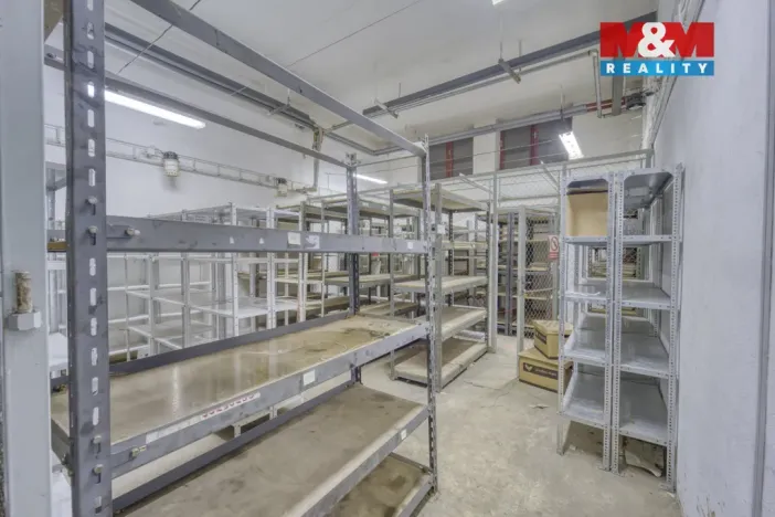 Pronájem skladu, Plzeň - Jižní Předměstí, Husova, 371 m2