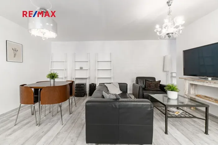 Prodej obchodního prostoru, Praha - Karlín, Pernerova, 60 m2