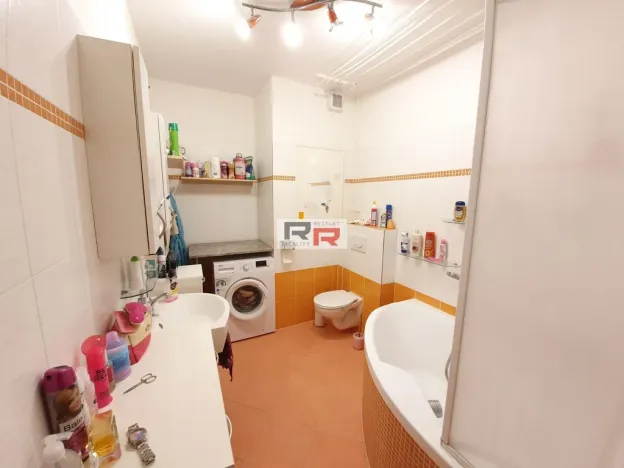 Prodej bytu 2+kk, Nové Sady, Družební, 62 m2