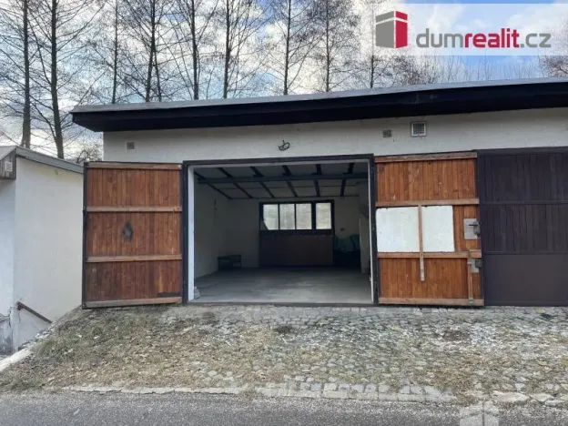 Pronájem garáže, Luhačovice, V Drahách, 30 m2
