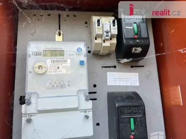 Pronájem garáže, Luhačovice, V Drahách, 30 m2