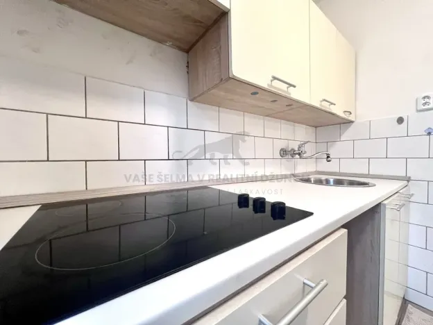 Pronájem bytu 1+1, Praha - Modřany, U pily, 44 m2