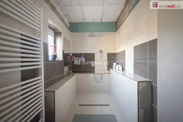 Prodej rodinného domu, Chabařovice - Roudníky, 380 m2