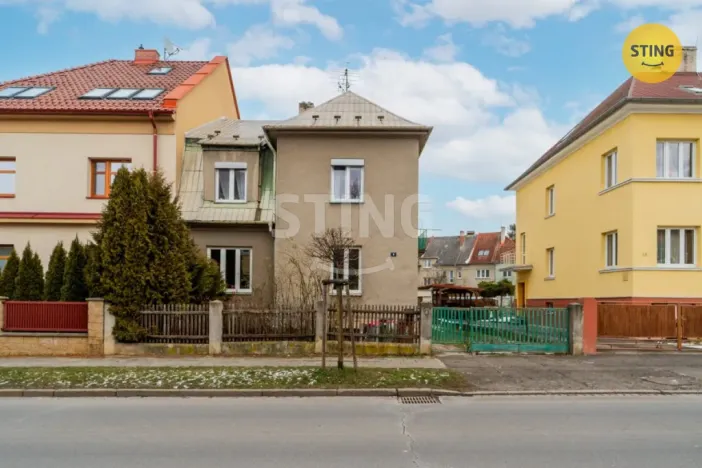 Prodej bytu 2+1, Opava, Hobzíkova, 68 m2